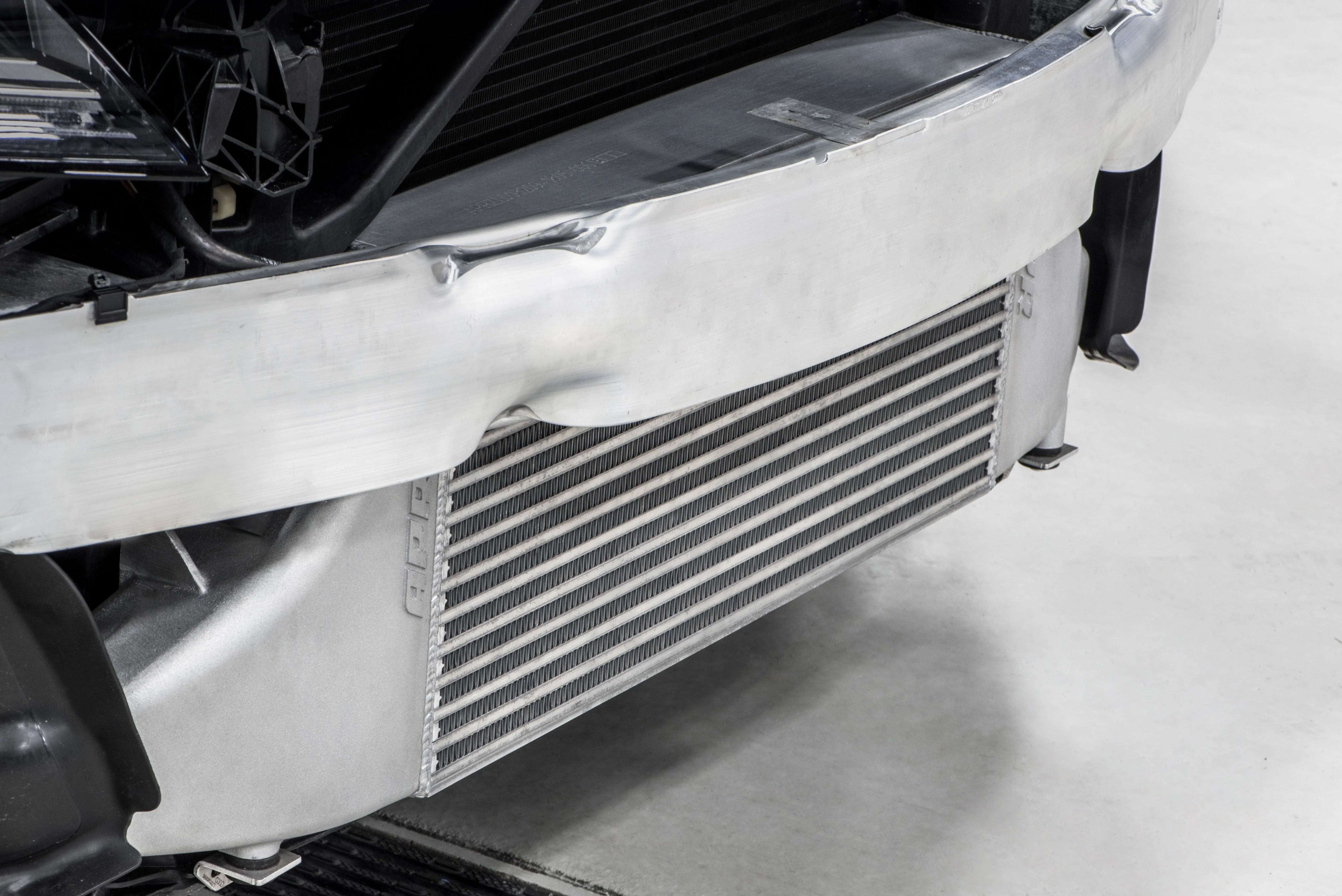 APR 2.5 TFSI EVO (TT RS) Intercooler System - Image 4