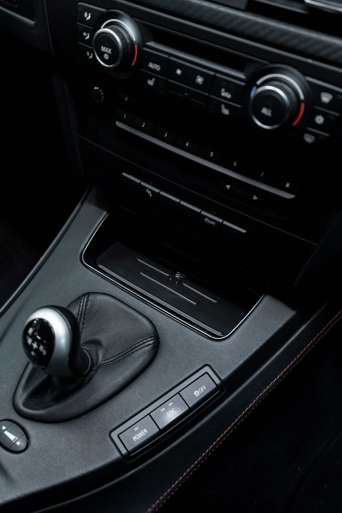 BMW E9X 3 SERIES Wireless Charger - Image 2