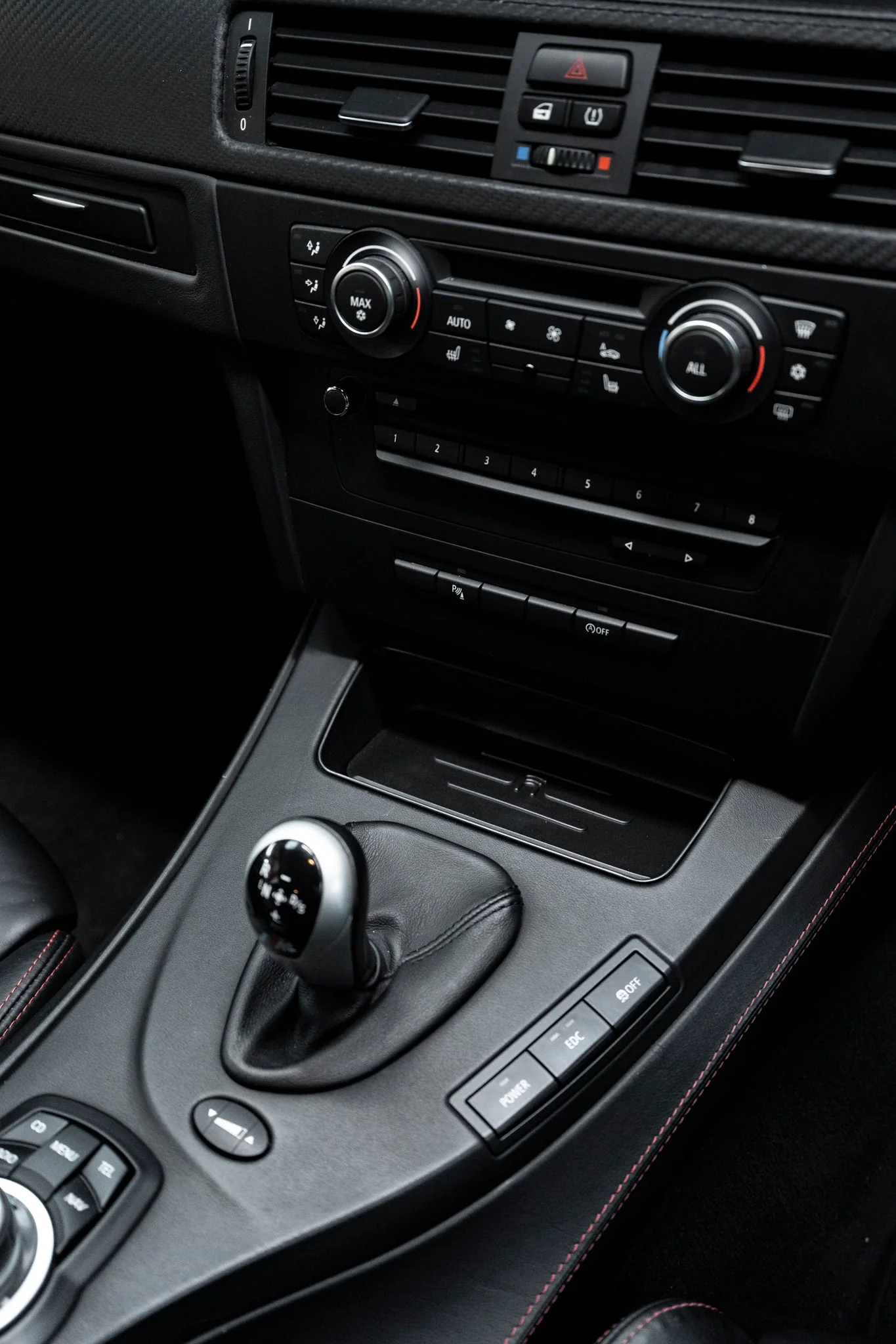 BMW E9X 3 SERIES Wireless Charger - Image 6