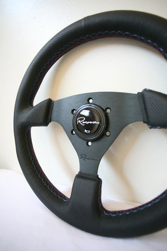 Renown Clubsport Motorsport Steering Wheel - Tricolor Stitching - Image 2