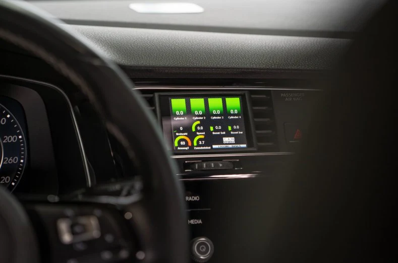 Wagner Tuning MFD32 Gen2 Digital Dash Display - MK7 Golf/GTI/R - Image 3
